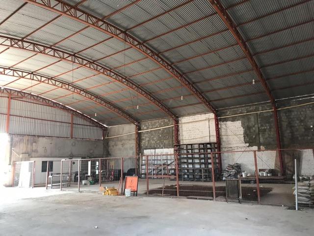 Vendo imóvel comercial com barracão comercial e escritório em anexo