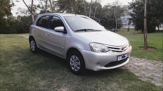 Toyota Etios HATCH 1.3 2015/ 2015 >Aceita troca menor valor - Foto 5