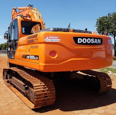 Escavadeira Doosan DX225 LCA ano 2011 - Foto 3