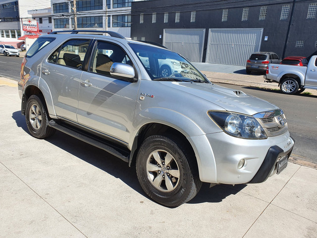 Toyota-Hilux SW4