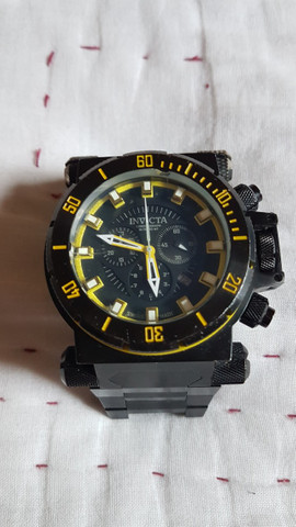 Relógio invicta,