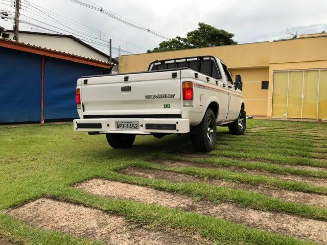 VENDO D-20 ANO 92 COMPLETA R$63,000,00 WATTS 45- *