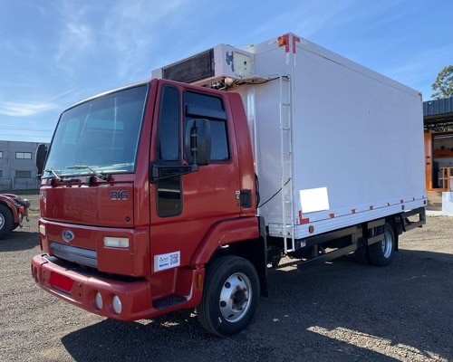 CARGO 816S 4X2 FORD 2013