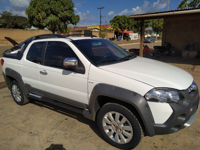 FIAT STRADA ADVENTURE 1.8 AUTOMÁTICA ANO 14/15
