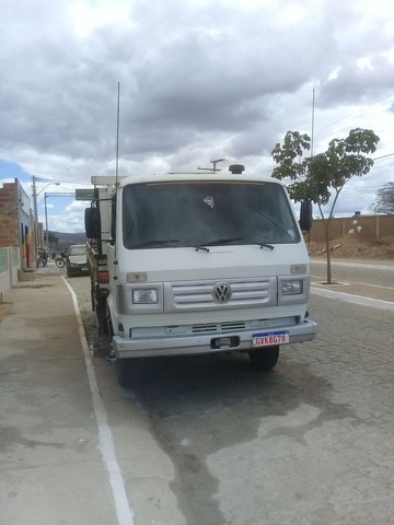 CAMINHAO VOLKS 7110S