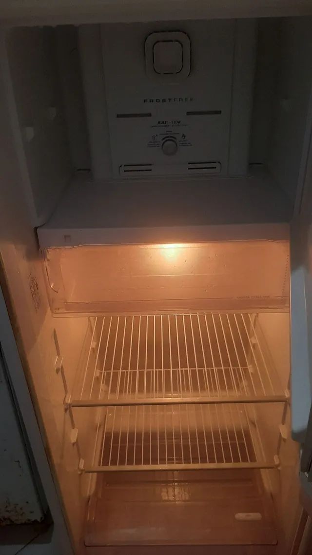 1 geladeira Electrolux frosfree 