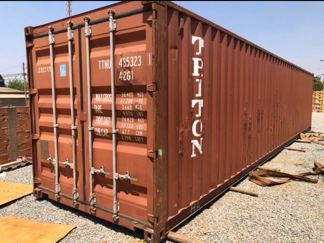 Vendo Container marítimo de 12 metros em excelente estado!