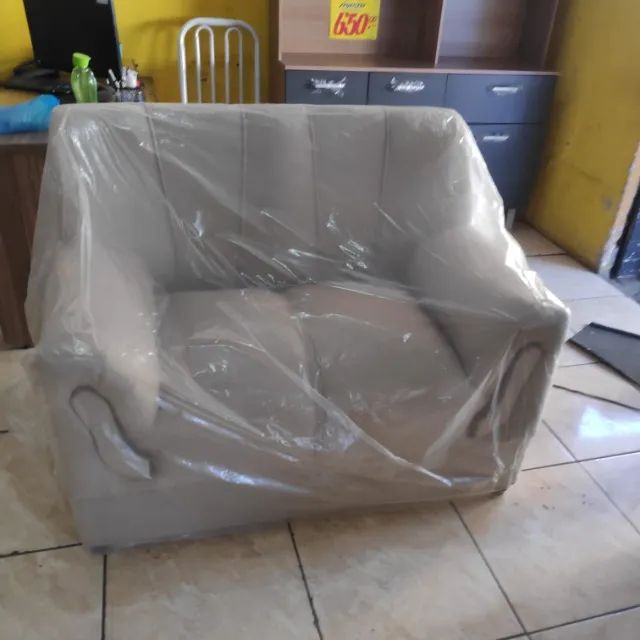 sofá de 02 lugares. novo Móveis Planalto, Uberlândia 1255677044 OLX