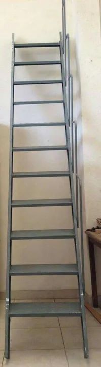 ESCADA RETA DE FERRO 