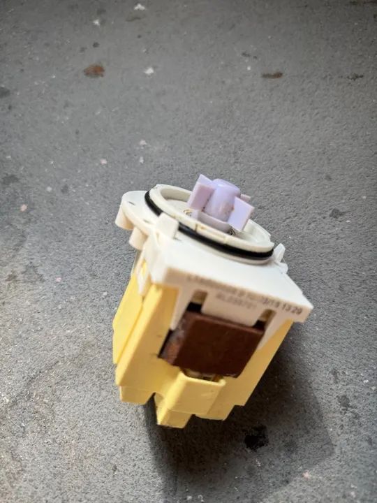 ELETROBOMBA ELECTROLUX LAC13 - Foto 2