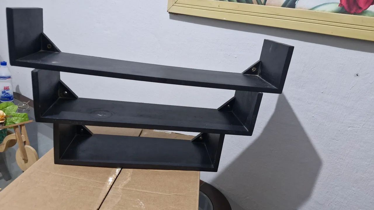 Prateleira de Parede Decorativa em Madeira