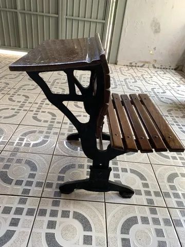 Carteira escolar antiga com pés de ferro. - Foto 5