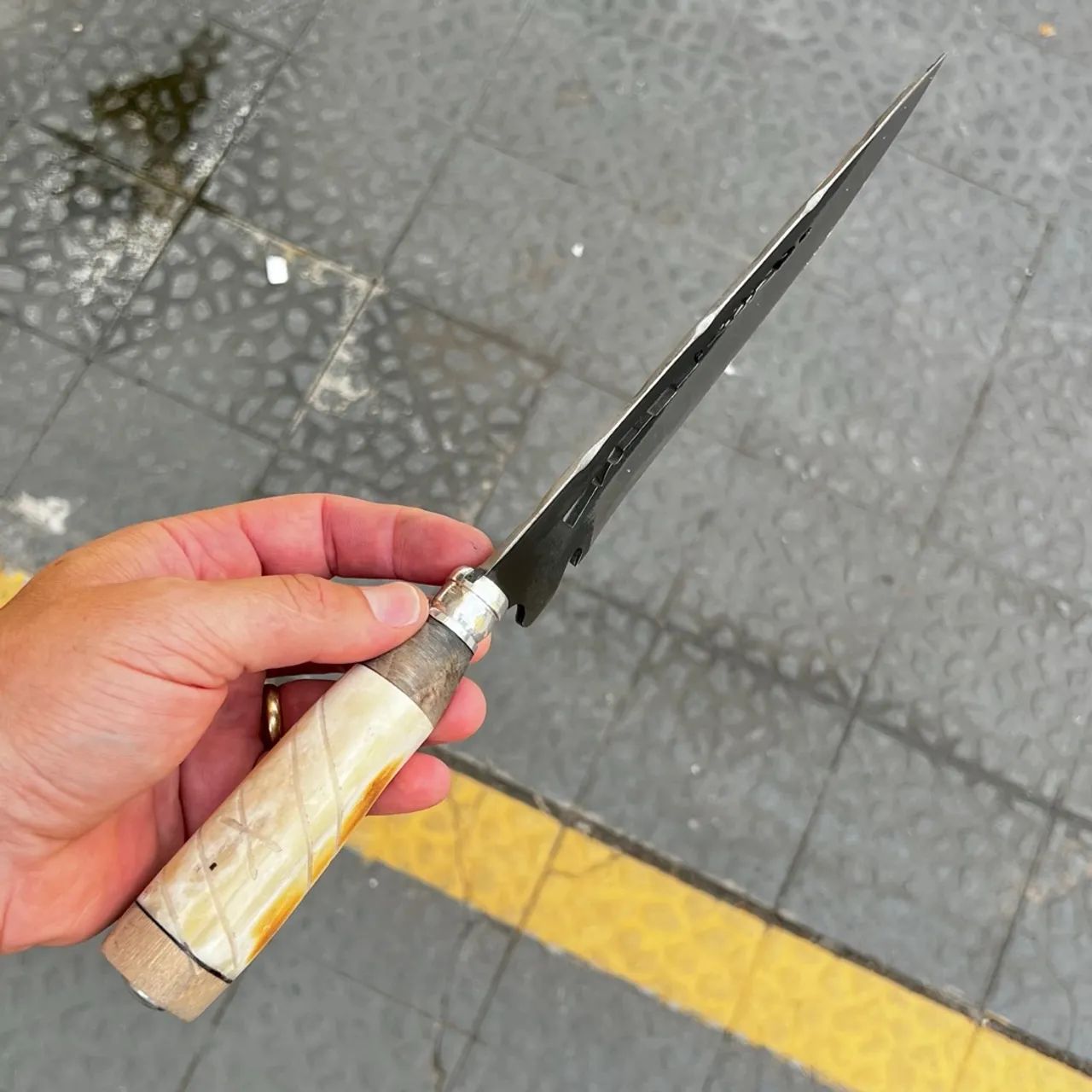 Faca artesanal em aço carbono 1070 cabo de chifre osso e madeira 2 - Foto 5