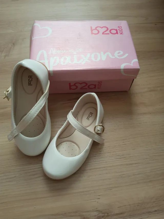 Sapatilha básica boneca branca, tam 21