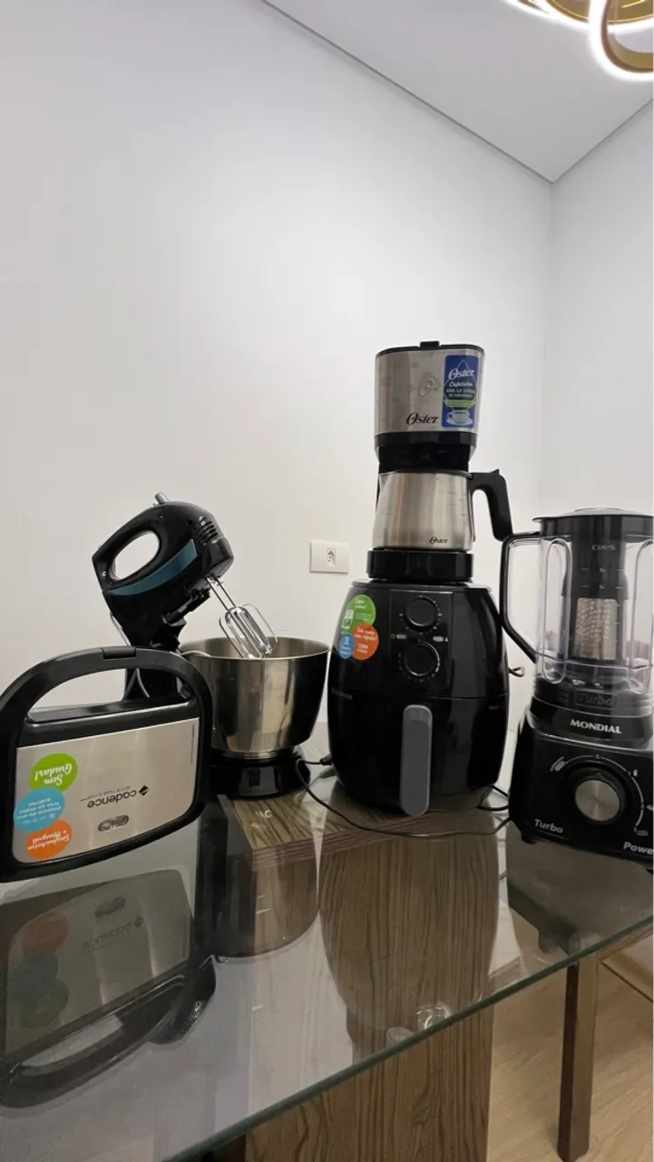 Conjunto Eletroportáteis - Cafeteira, Air Fryer, Batedeira, Liquidificador e Sanduicheira