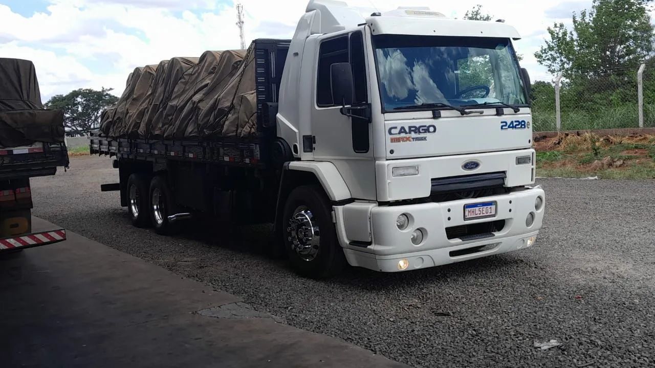 Ford cargo 2428e...excelente estado de conservação  - Foto 3