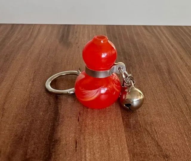 CHAVEIRO VINTAGE ESTILO MONÓCULO - IMAGEM DO CASTELO E ESCRITA JAPONESA
