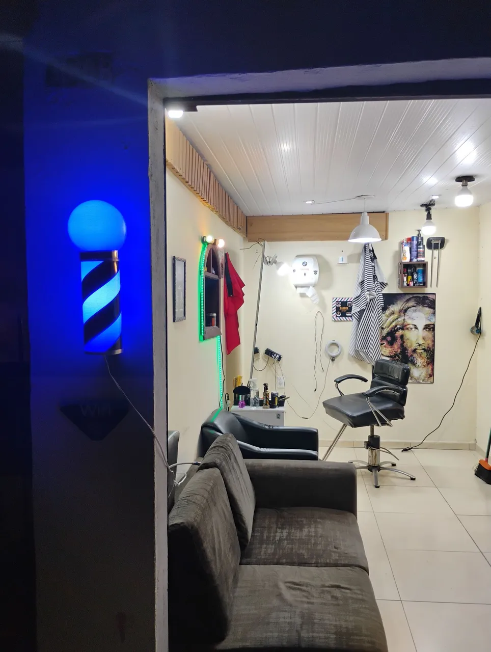 Passo ponto de BARBEARIA montado por 4.000 mil ( obs: dispenso curiosos )