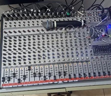 Mesa do Som 24 canais  - AM2442FX -PHONIC