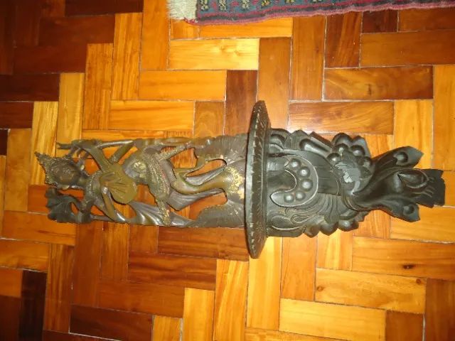 Escultura deusa da Indonésia
