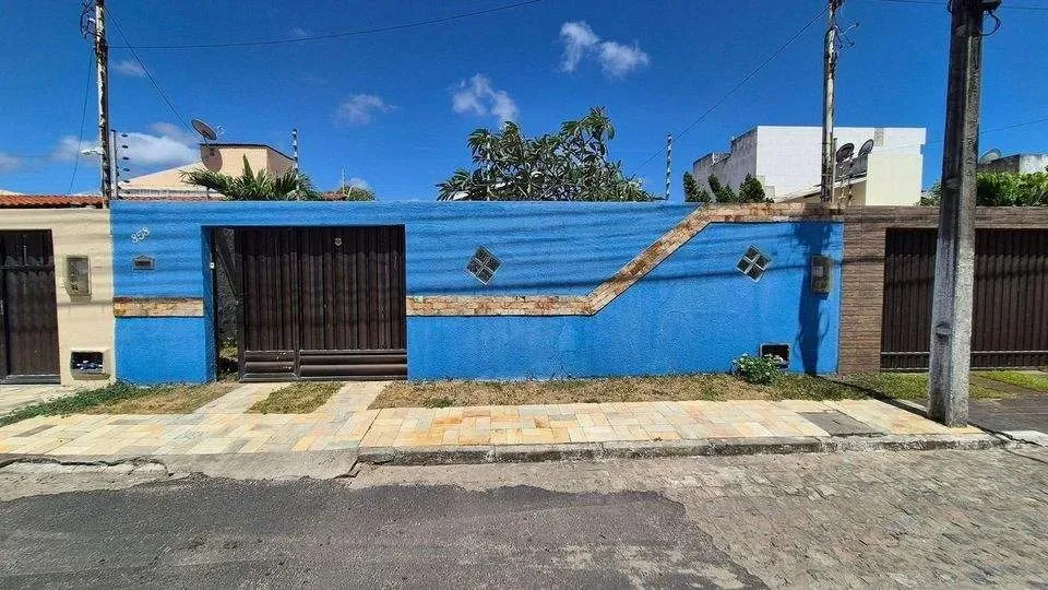 Casa à venda em rua pública, ARUANA, Aracaju, SE