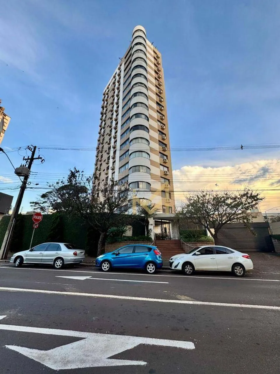 Apartamento com 4 dormitórios à venda, 200 m² por R$ 1.650.000,00 - Centro - Cascavel/PR