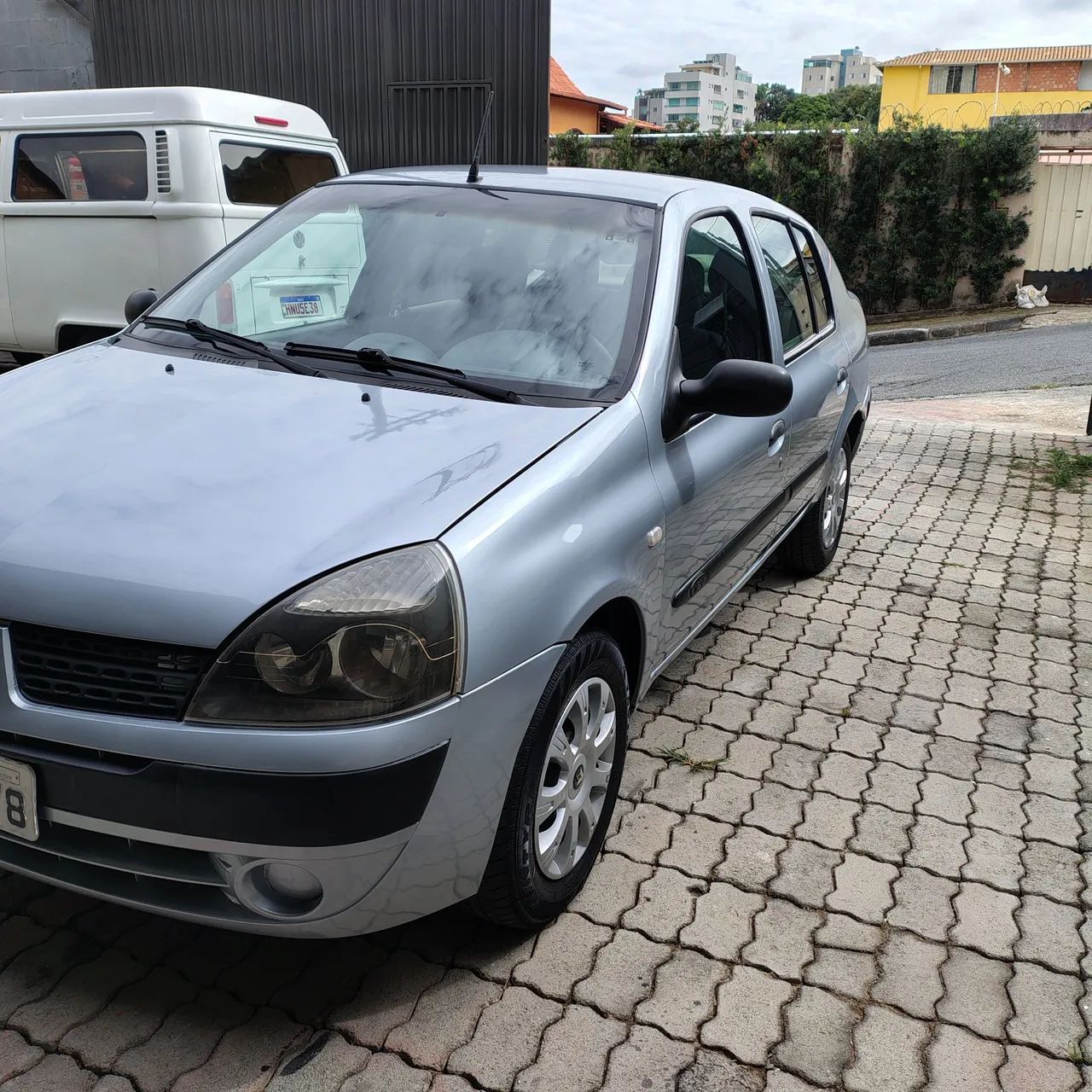 RENAULT CLIO SEDAN  - Foto 2