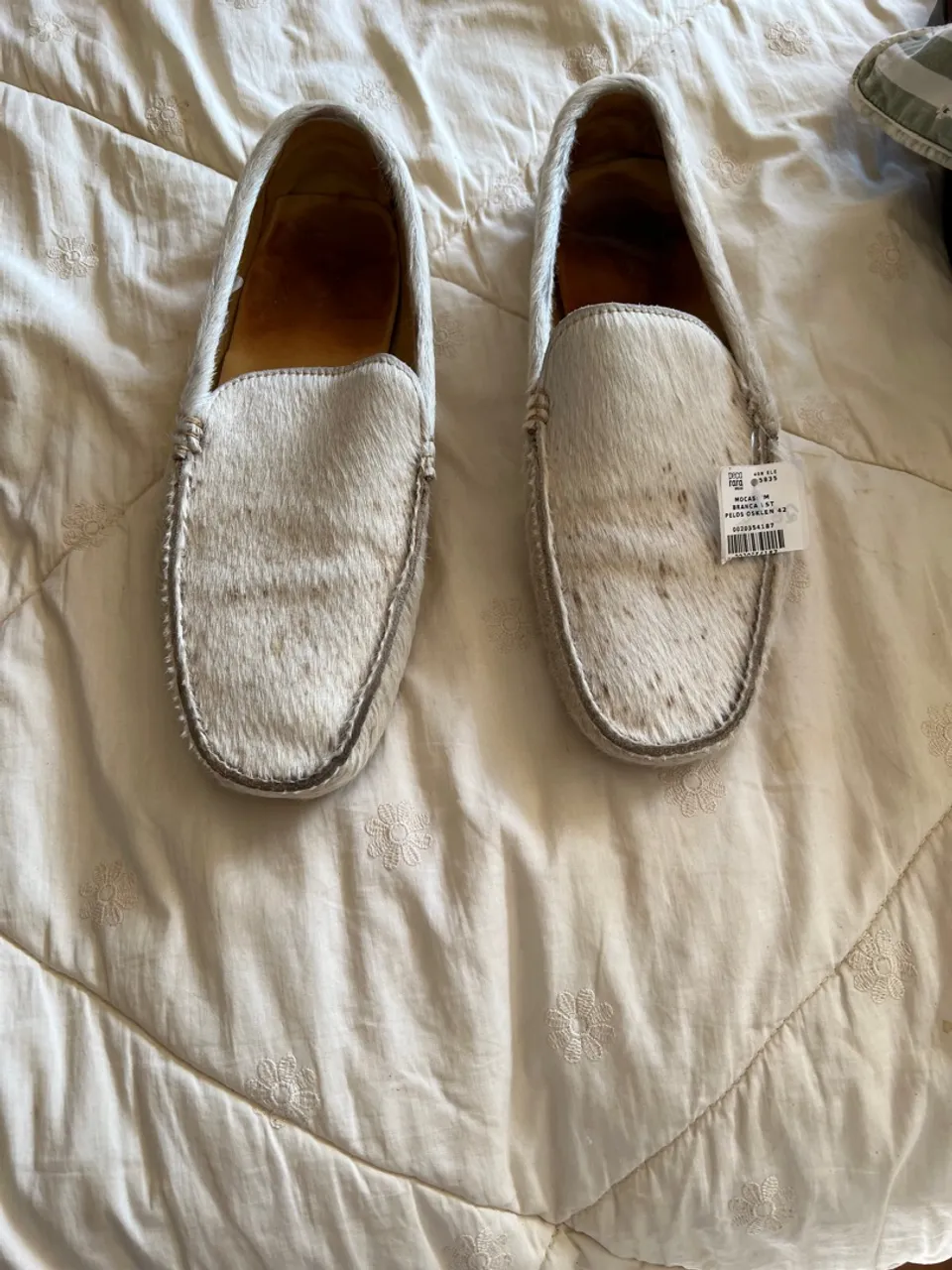 Mocassim de couro com pelos - Tam 42