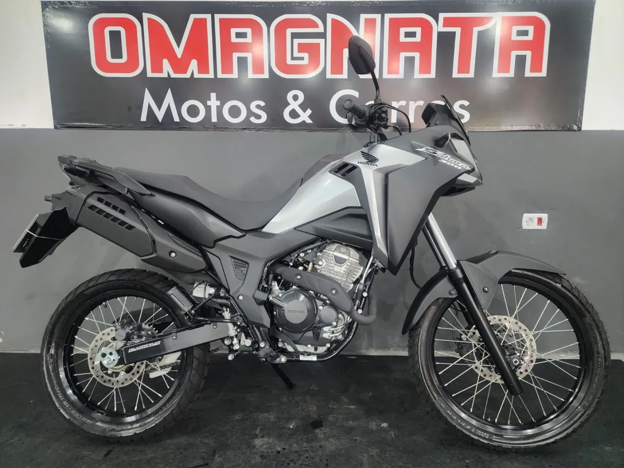 Honda Xre 300 sahara 2025