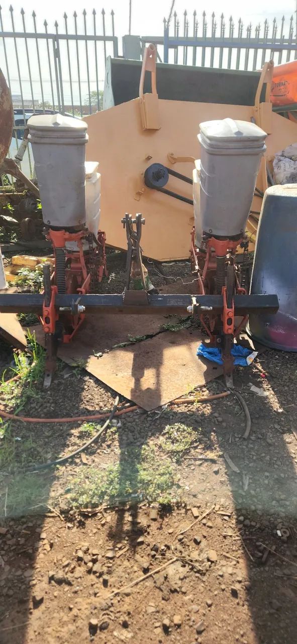 Vendo Trator/ Grade / Plantadeira  - Foto 5