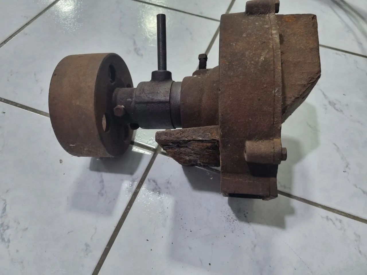 Antigo triturador de grãos  - Foto 5