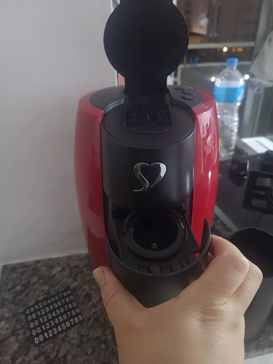 Cafeteira Dolce Gusto Genio S - Vermelha