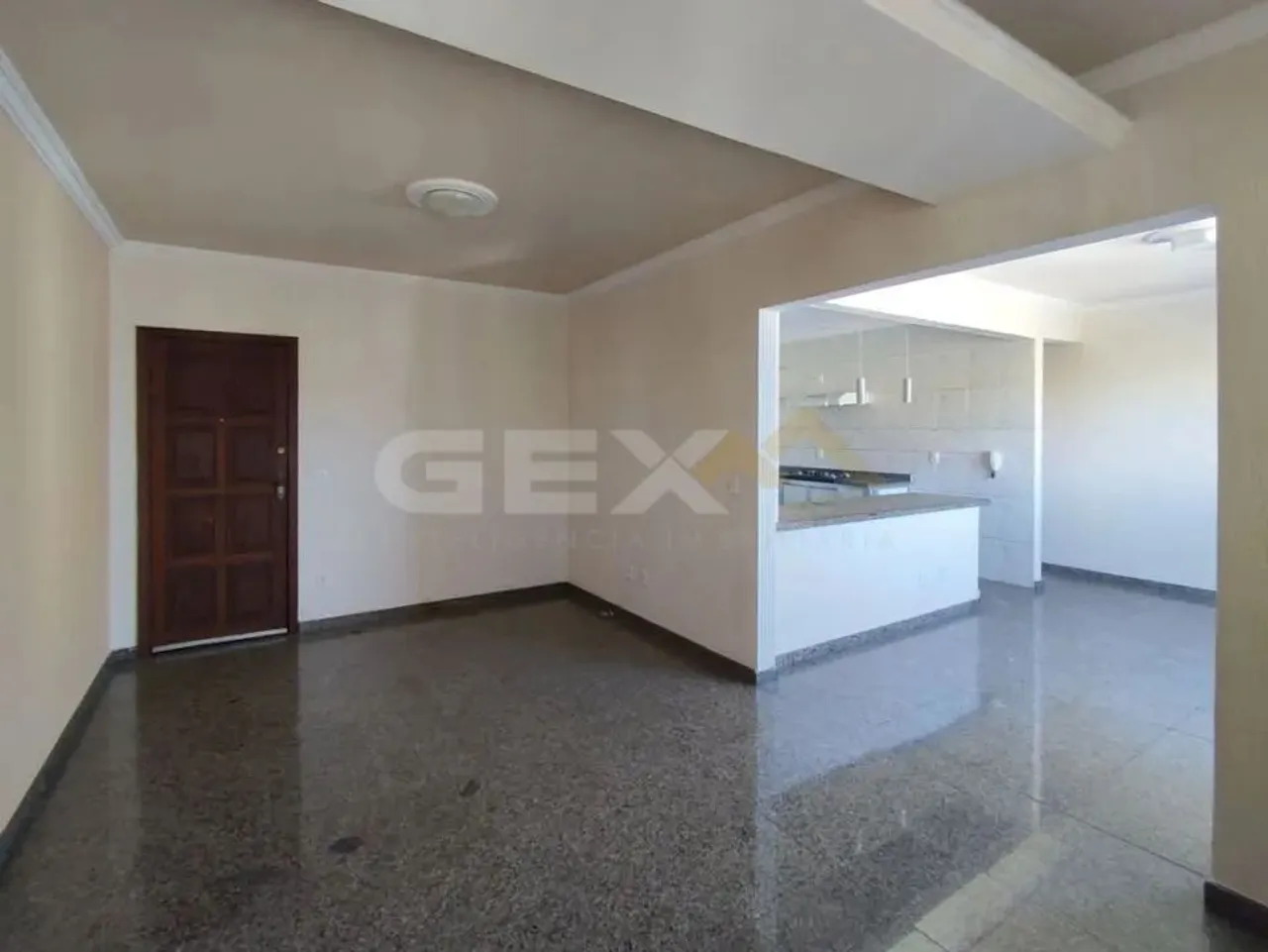 Apartamento à venda no bairro Ipiranga, 3 quartos, 1 suíte e 1 vaga.