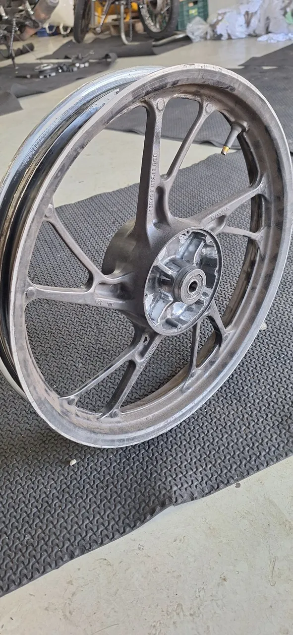 Roda traseira pé de galo original