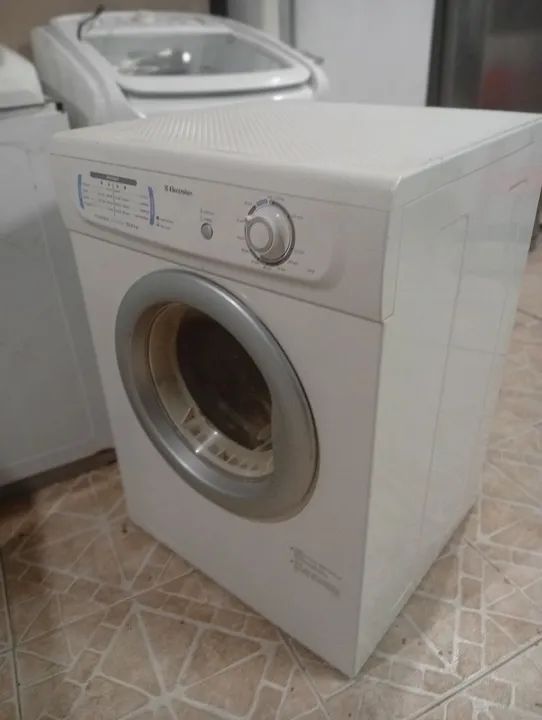 Secadora Eletrolux 10kg novinha 127w - Foto 2