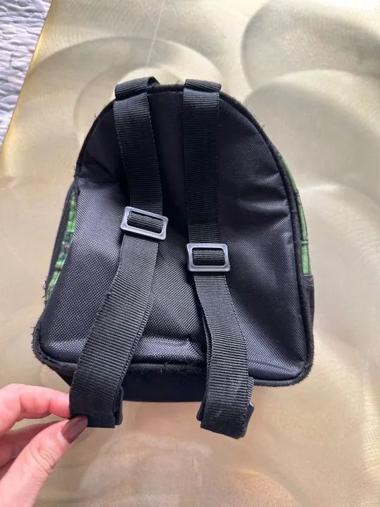 Kit mochila de rodinhas, lancheira e estojo Hulk - Foto 2