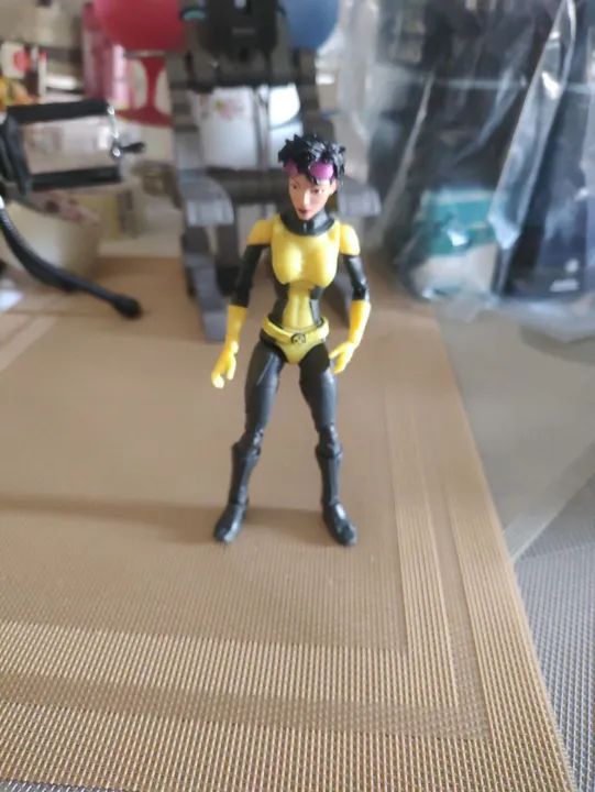 Boneca Jubileu Marvel Legends Jubilee Custom para Toybiz ou Hasbro - Foto 2
