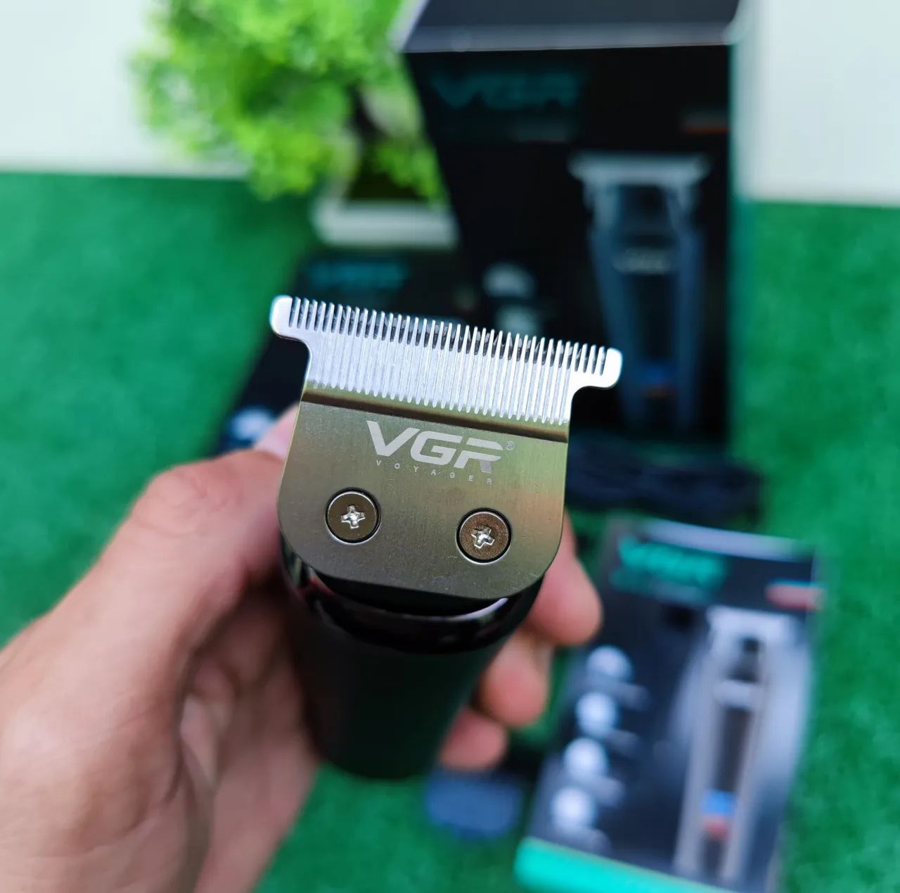 Máquina de barbear e Acabamento profissional  VGR V-937 ate 8 horas de USO - Foto 3