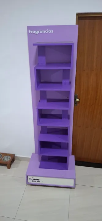 Prateleira para comércio perfumaria
