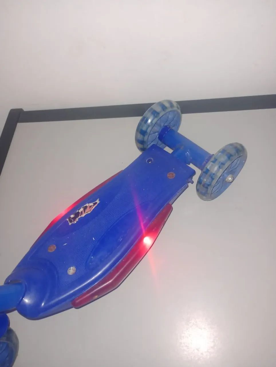 Patinete Infantil com Luzes música e cesto  - Foto 3