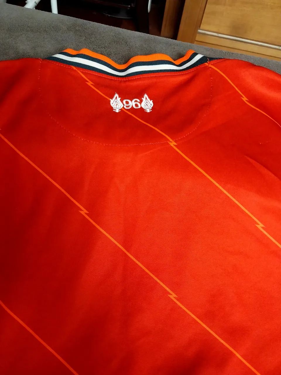 Camisa Liverpool - Standard Chartered - Foto 4