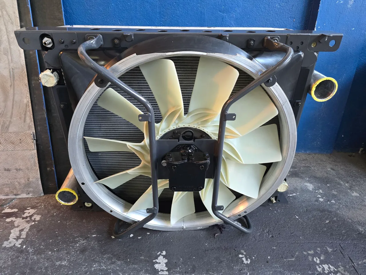 Radiador Intercooler Hélice Motor Hidráulico Ônibus Volvo 