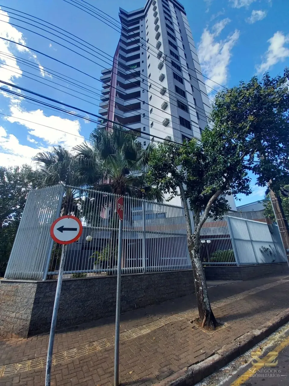 Apartamento com 3 dormitórios para locação,290.41 m , FOZ DO IGUACU - PR