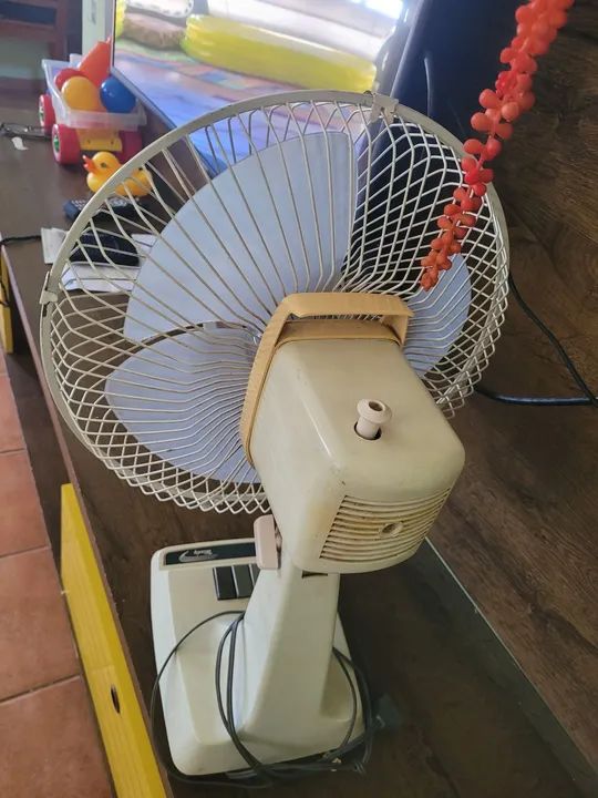 Ventilador antigo Faet 3 pas - leia - Foto 2
