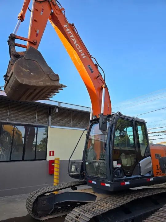 ESCAVADEIRA HITACHI ZX210 | ANO 2014  - Foto 3