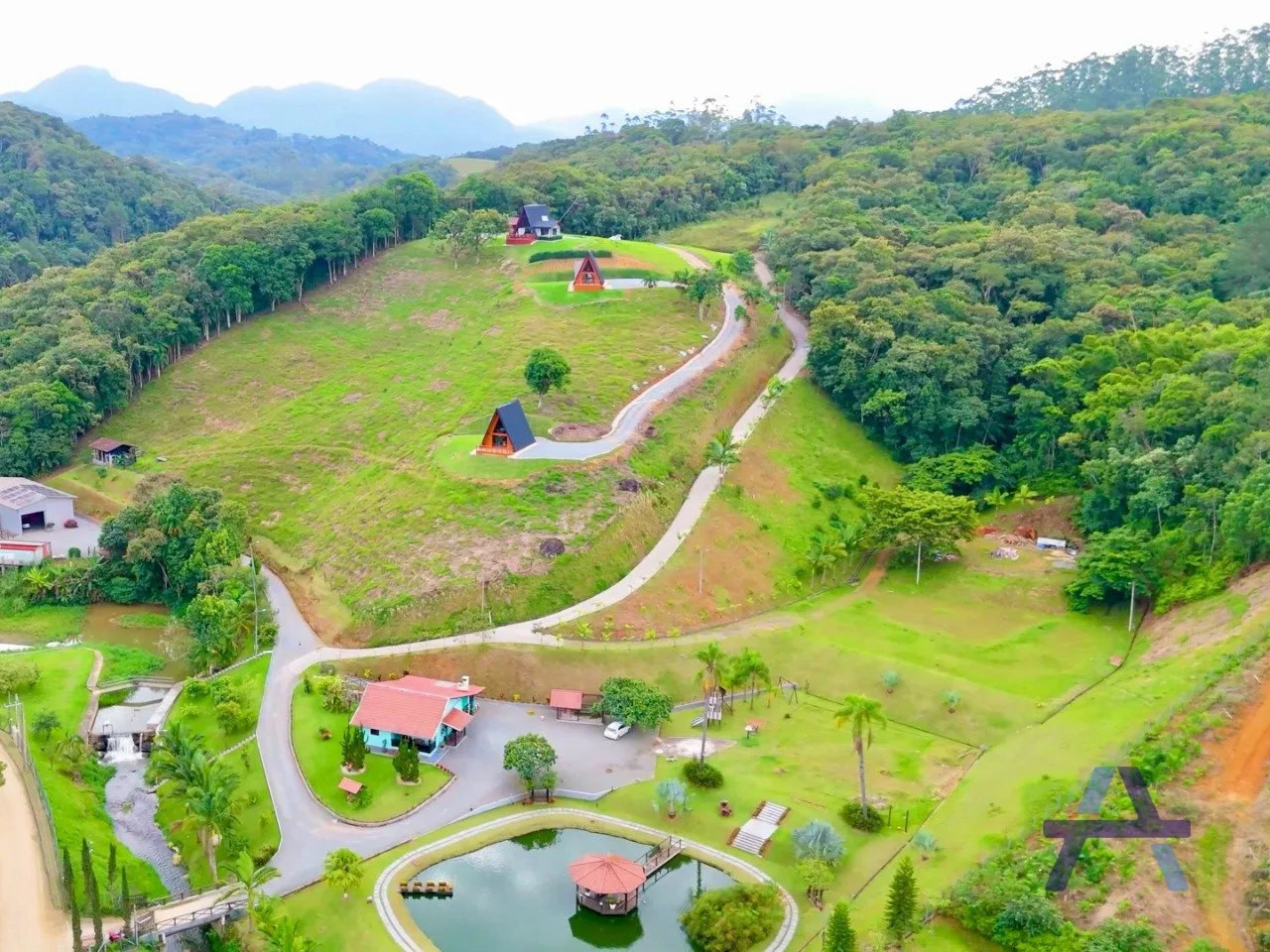 Sítio Alto Padrão com 3 Chalés para locação | Vila Itoupava - Blumenau/SC