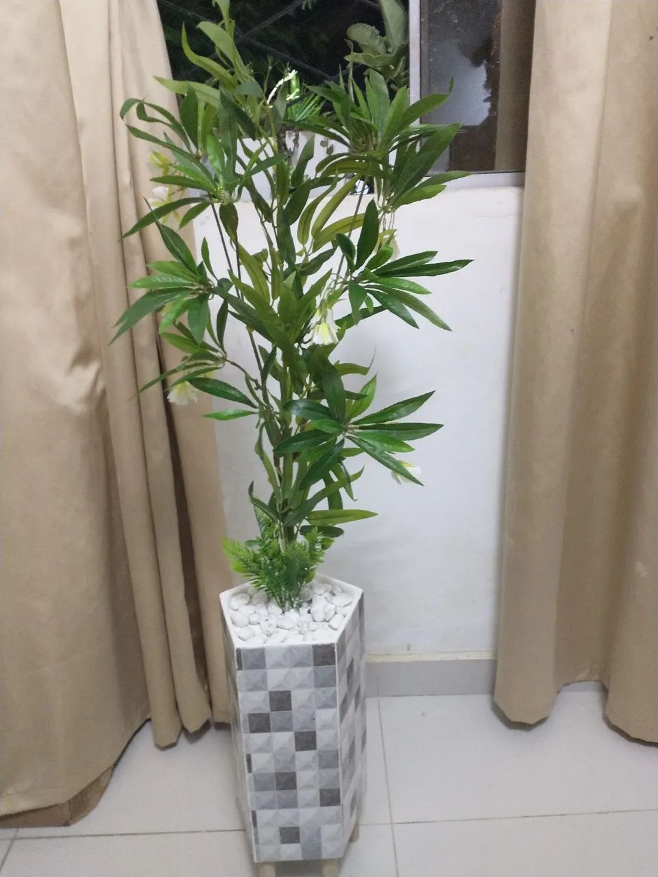 ARRANJO DE DRACENA  E BAMBÚ ARTIFICIAL  - Foto 4