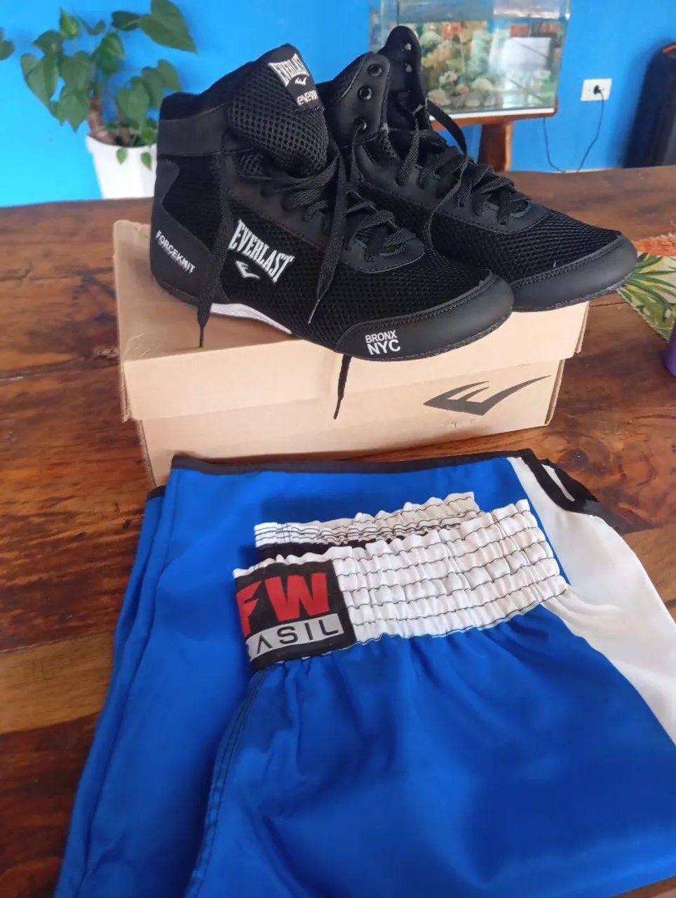 Kit Boxe: Tênis Everlast e Short chama no ZAP *