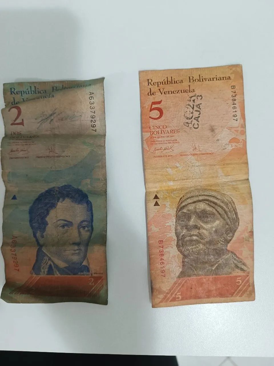 Vende cédula antiga