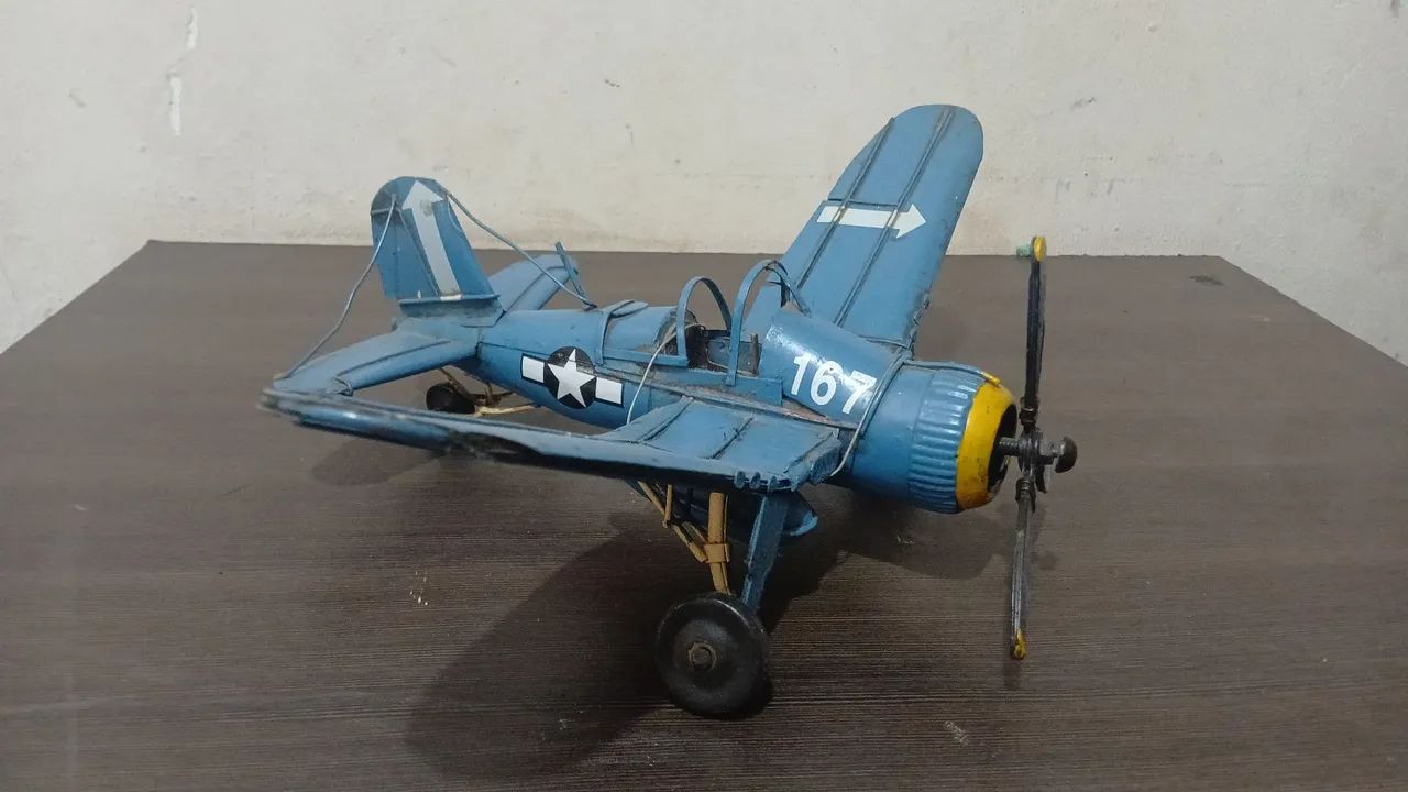 Avião de Metal Colecionável